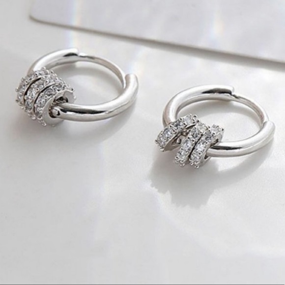 NEW 925 Sterling Silver Small Circle Rhinestone Earrings ‼️Restocked ‼️ - Picture 14 of 16